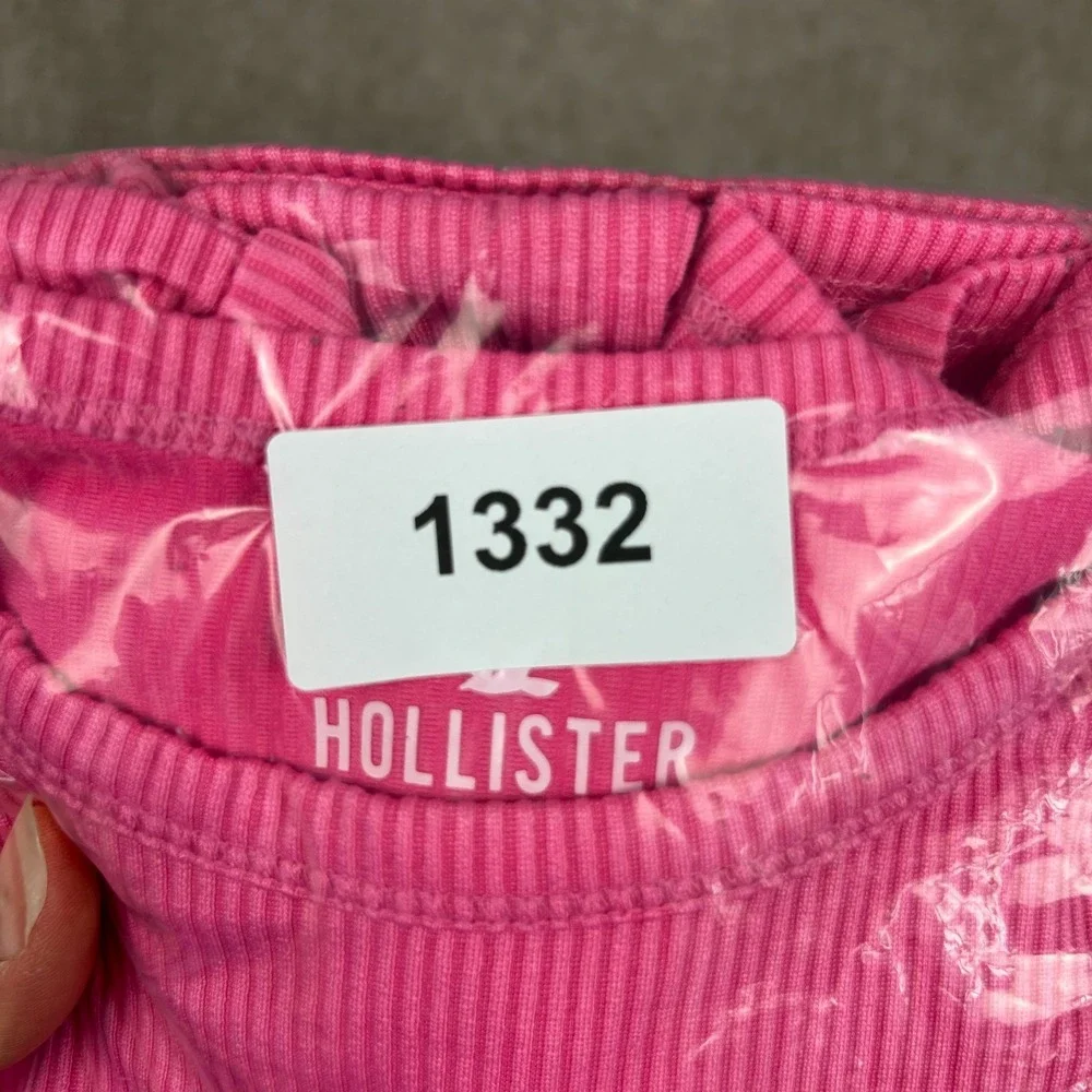 Hollister Must Have Collection Baby‎ Tee Shirt Womens Medium Pink Round Neck